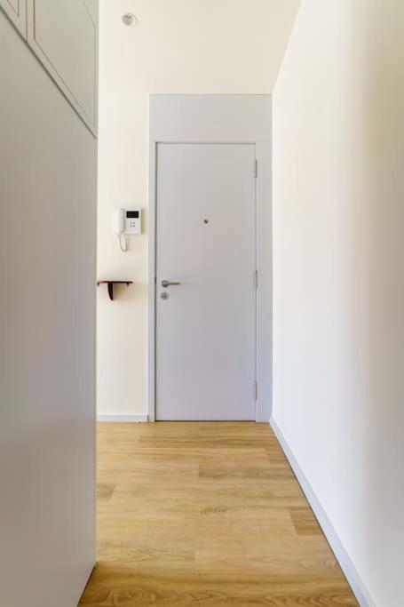 Modern & Bright - Faro Mercado Apt 22 Bagian luar foto