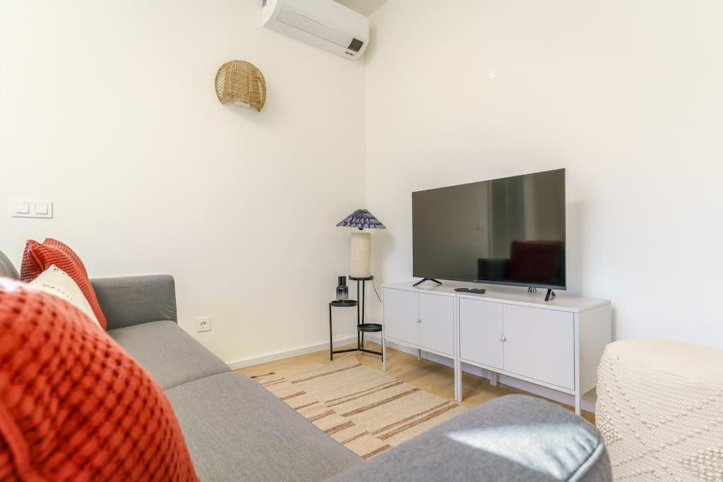 Modern & Bright - Faro Mercado Apt 22 Bagian luar foto