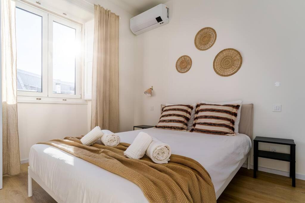 Modern & Bright - Faro Mercado Apt 22 Bagian luar foto